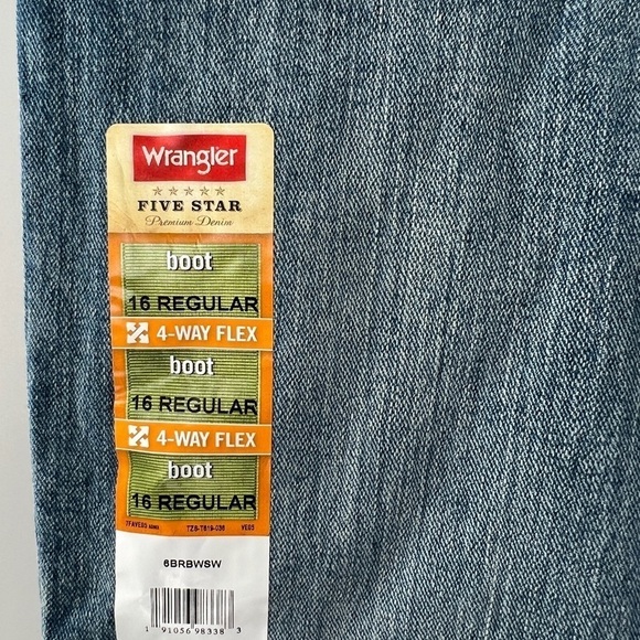 Wrangler relaxed seat & thigh blue jeans size 16R - Picture 5 of 9